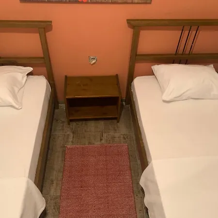 佛拉尔公寓酒店 *