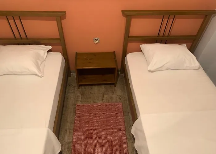 佛拉尔公寓酒店 *