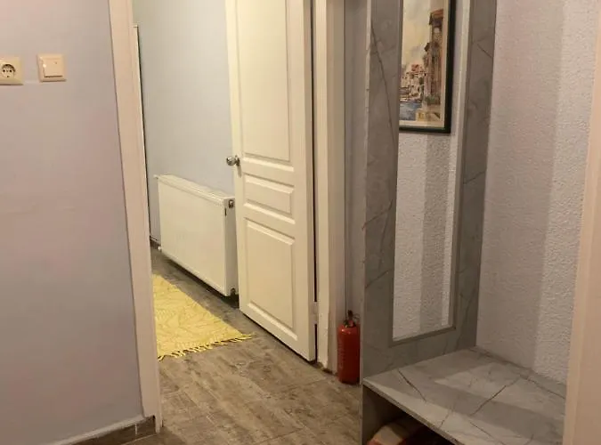 佛拉尔公寓酒店