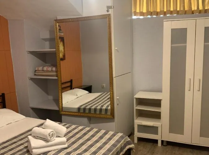 佛拉尔公寓酒店 *